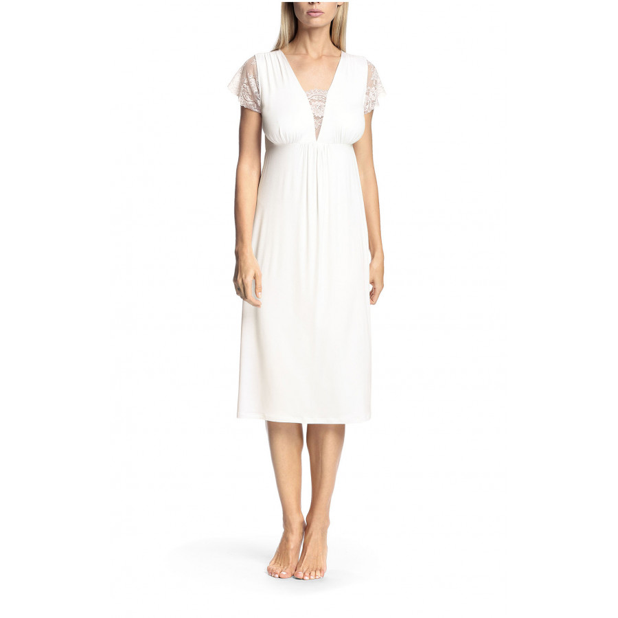 Nightdress with short lace sleeves and V-shaped neckline