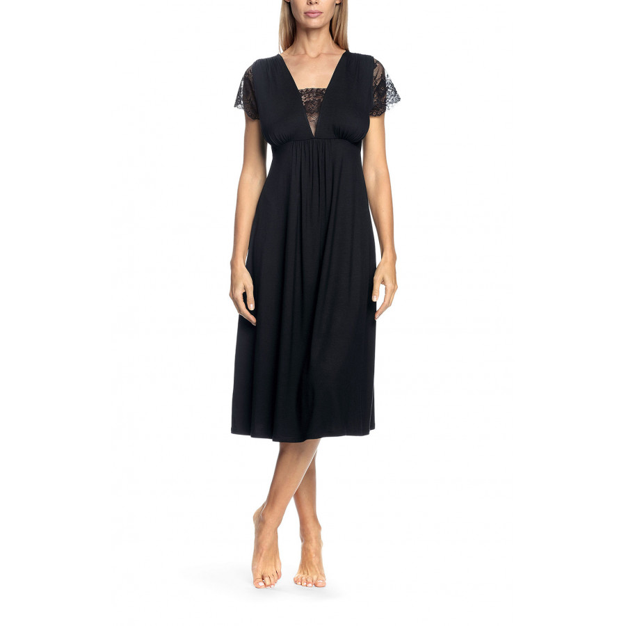 Nightdress with short lace sleeves and V-shaped neckline