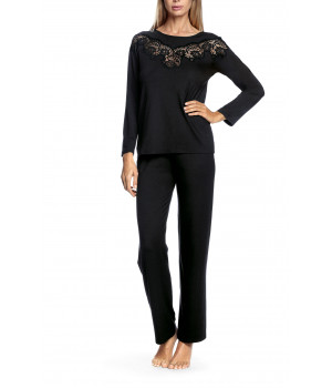Long-sleeved pyjamas with lace inlay on the bust