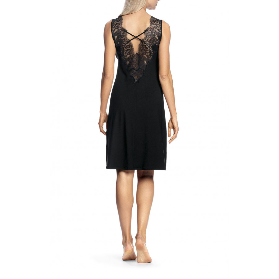 Sleeveless nightdress with lace-trimmed V-shaped neckline and backline