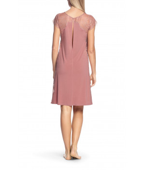 Short, short-sleeved nightdress with lace inserts on the shoulders