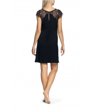 Short, short-sleeved nightdress with lace inserts on the shoulders