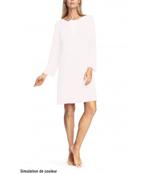 Long-sleeved or three-quarter sleeved nightdress with round, lace-trimmed neckline 