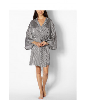 Long-sleeved, knee-length kimono-style dressing gown 