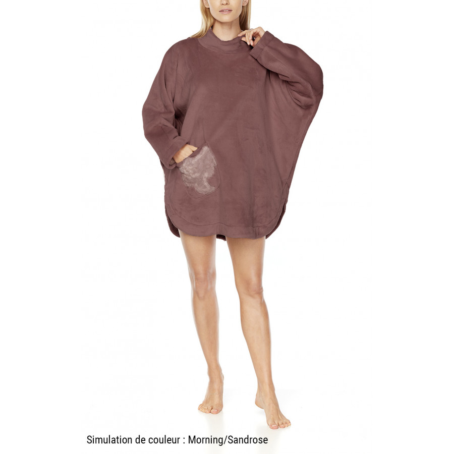 Fleece poncho with short batwing sleeves and round neck