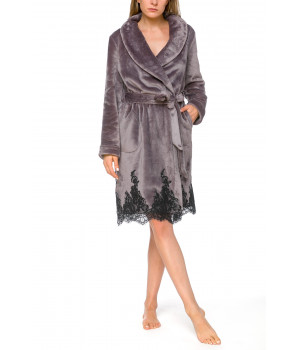 Pretty little velvety bathrobe with shawl collar, enhanced with lace