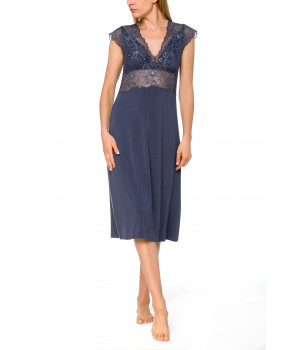 Mid-length nightdress/lounge robe with short flounce sleeves in lace