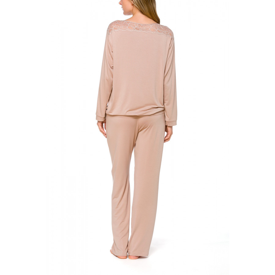 Skin-coloured 2-piece pyjamas/loungewear set with long sleeves and lace - Coemi-lingerie