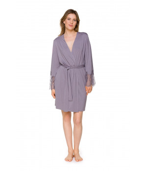 Mid-thigh dressing gown with long sleeves trimmed with lace