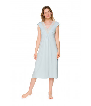 Very pretty nightdress/lounge robe with short sleeves and V-neckline enhanced with lace