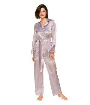 Very feminine satin pyjamas made up of a top with a shirt collar, belt and lace
