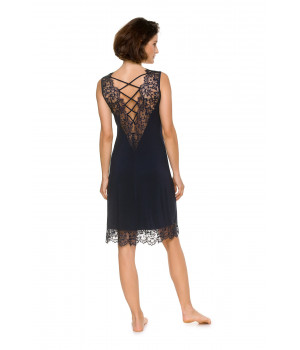 Glamorous sleeveless nightdress in a combination of lace, criss-cross straps and flowing fabric - Coemi-lingerie