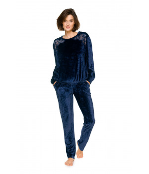 Warm and soft loungewear outfit in velvety bamboo fibre and lace