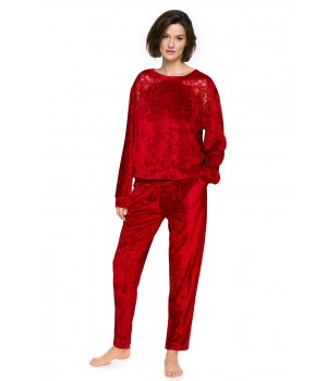 Warm and soft loungewear outfit in velvety bamboo fibre and lace