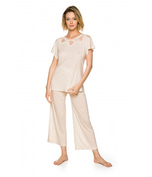 Ravissant ensemble pyjama composé d'un haut style T-shirt et pantalon ¾ ample - Coemi-lingerie