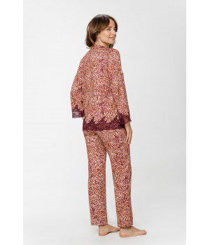 Viscose and lace pyjamas in a speckled print with lace around the hem of the nightshirt-style top