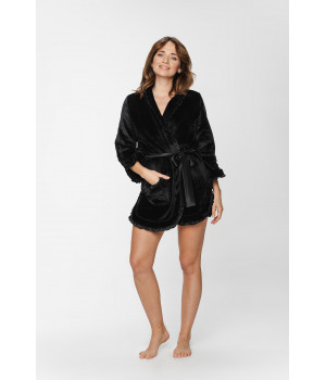 Soft and seductive little dressing gown with three-quarter-length sleeves and shawl collar, enhanced with a flounce trim
