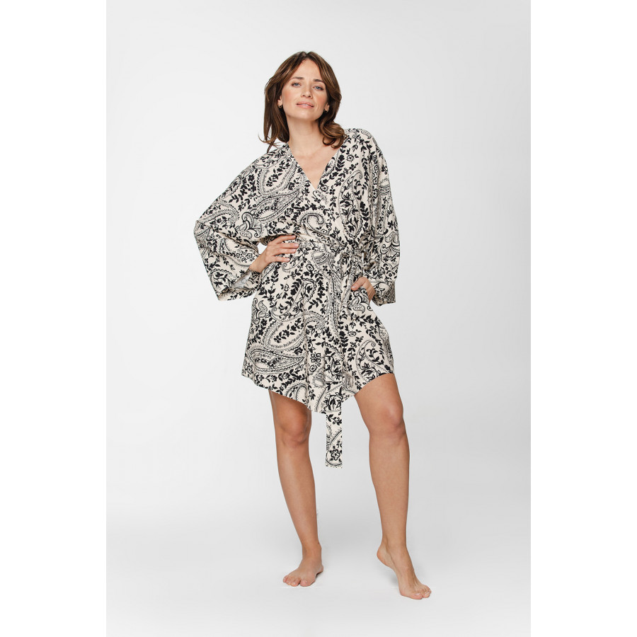 Kimono-style, mid-thigh viscose dressing gown with a black and white paisley print - XS/S to XL/XXL - Coemi-Lingerie