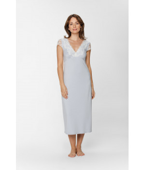 Short-sleeve, long nightdress with a pretty V-neckline in micromodal, elastane and lace