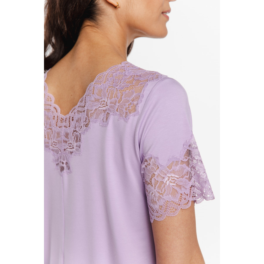 2-piece pyjamas in micromodal fabric and lace, short sleeves trimmed with lace