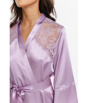 Bezaubernder kurzer Kimono aus Satin und Spitze mit weiten ¾-Ärmeln und gefüttertem Ausschnitt