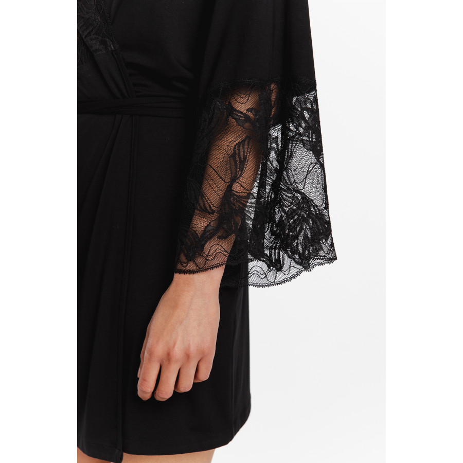 Gorgeous little micromodal dressing gown with V-neckline and sleeves trimmed with lace
