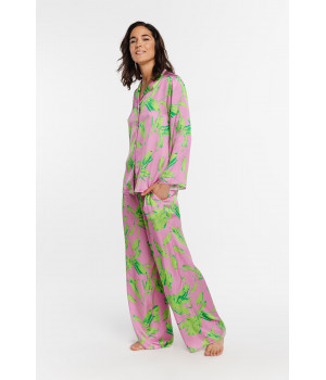 Weiter Pyjama/Hausanzug aus Viskose bestehend aus einem Hemdoberteil und einer weiten Hose