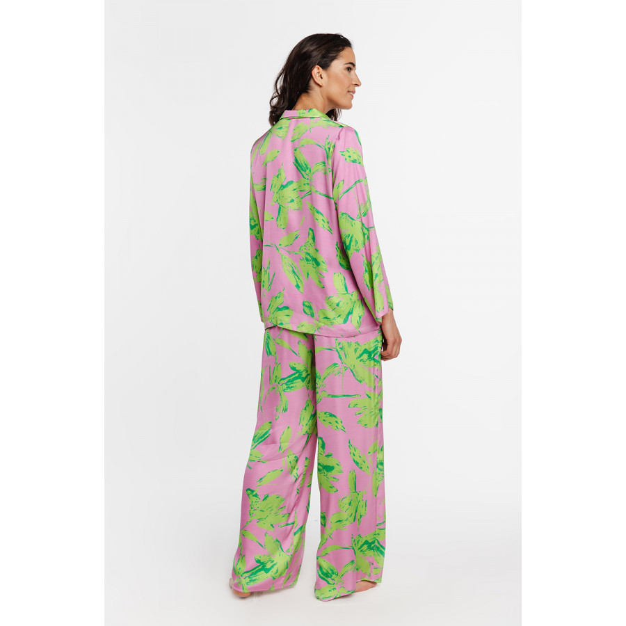 Pyjama / ensemble d'intérieur en viscose ample, haut chemise boutonnée et pantalon ample