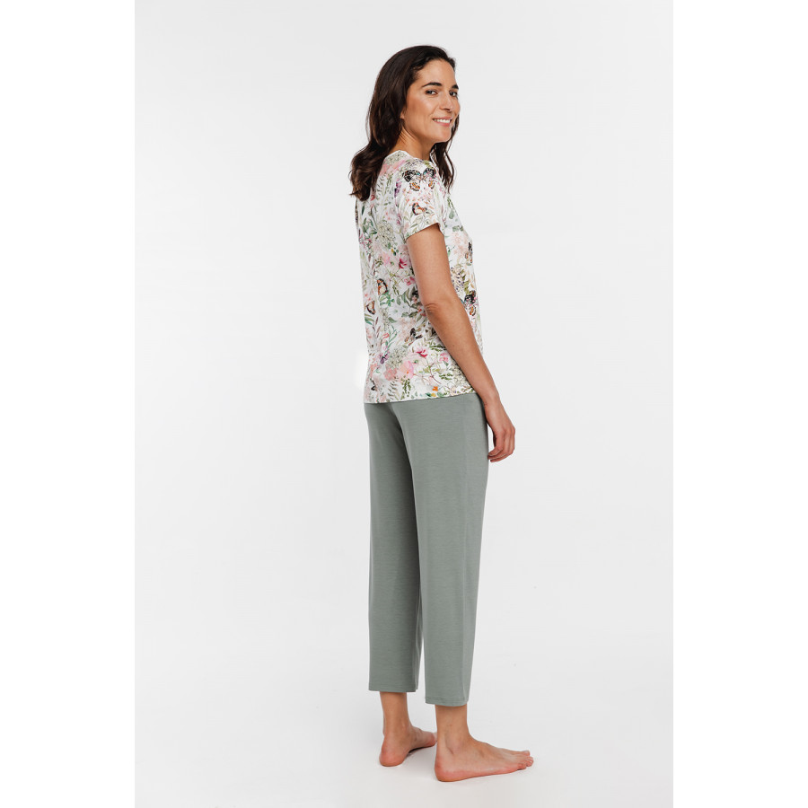 2-piece pyjamas in micromodal fabric, T-shirt top with a V-neckline trimmed with lace, a floral print